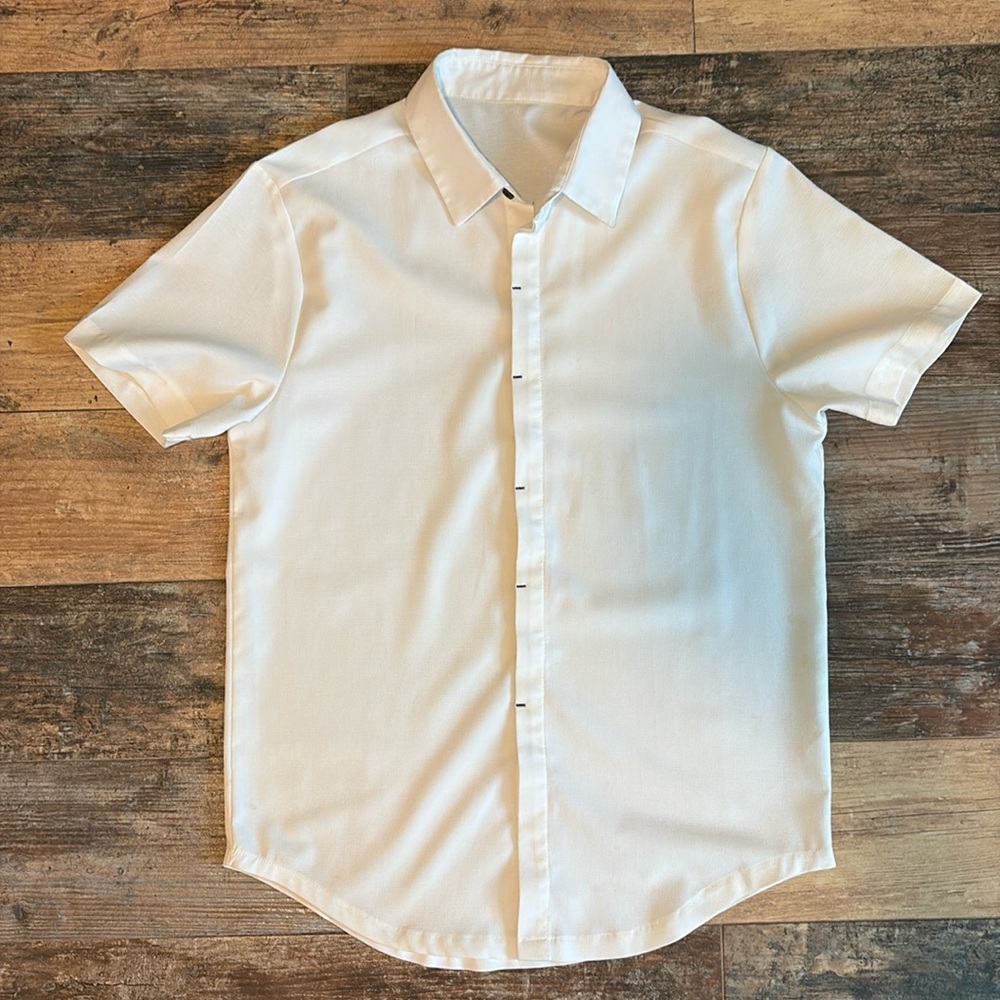 White short sleeve button up size small